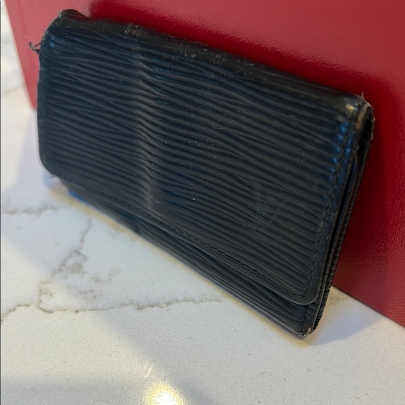 Louis Vuitton Key Holder - Picture 2 of 11